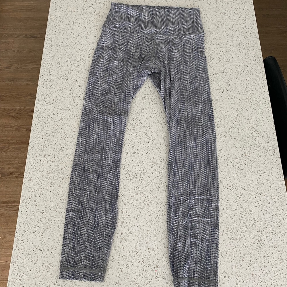 lululemon 28” patterned align leggings